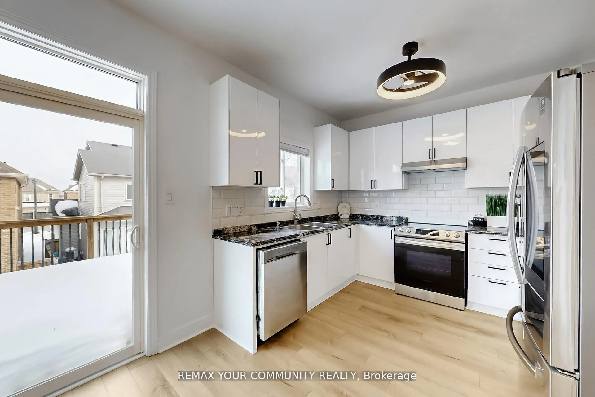 Photo 14 of Unit Upper Level & Main Level, 25 Bache Avenue, Georgina, Keswick South — HOMEH