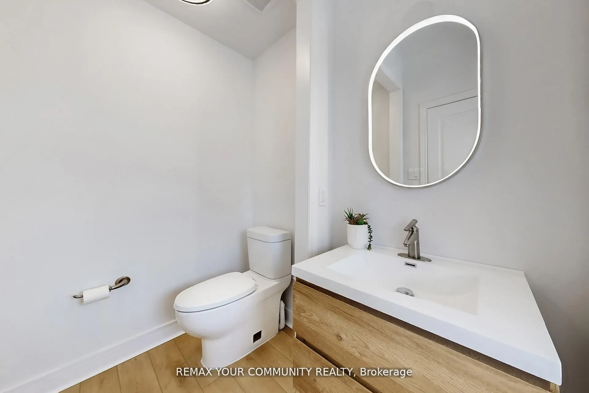 Photo 19 of Unit Upper Level & Main Level, 25 Bache Avenue, Georgina, Keswick South — HOMEH