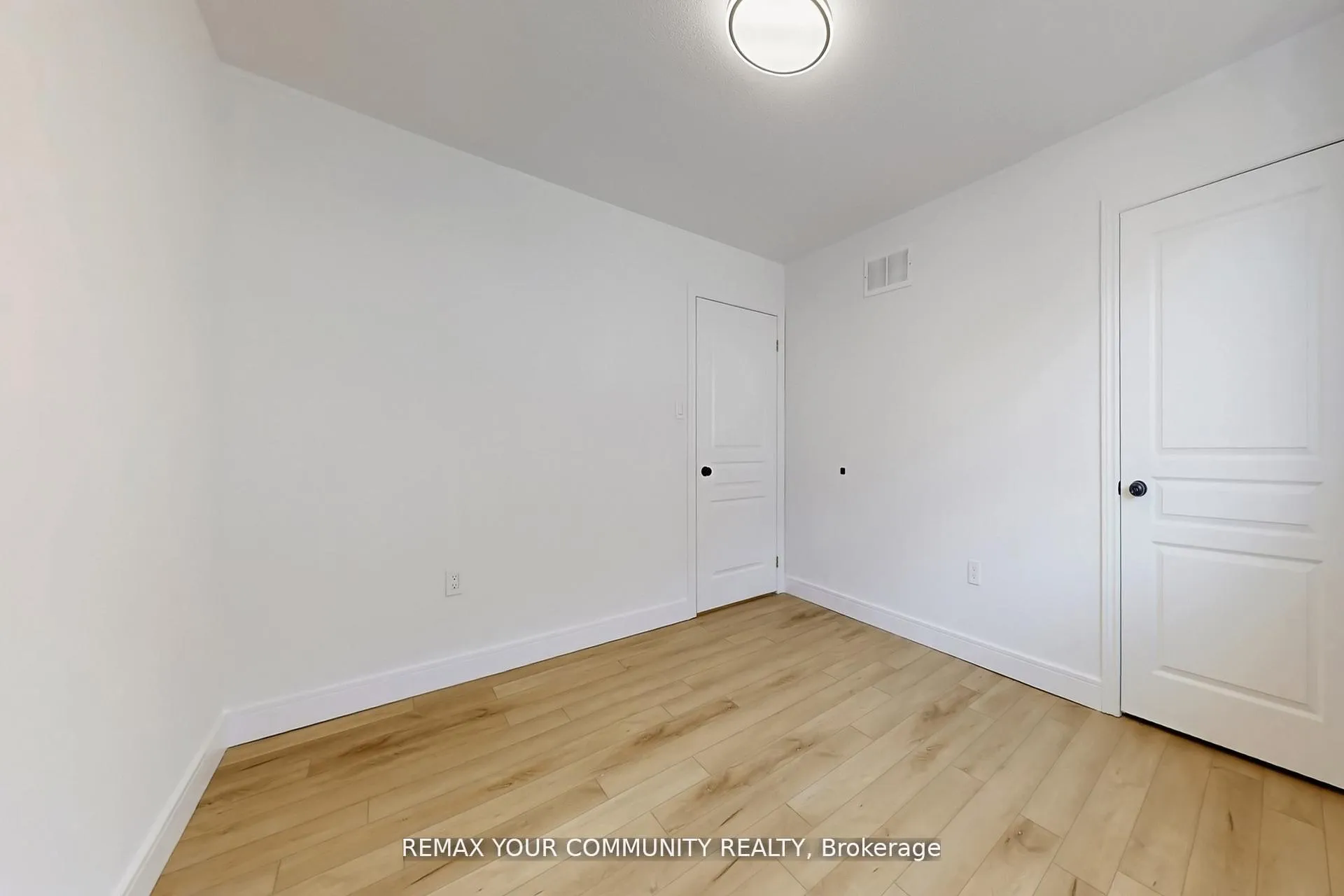 Photo 36 of Unit Upper Level & Main Level, 25 Bache Avenue, Georgina, Keswick South — HOMEH
