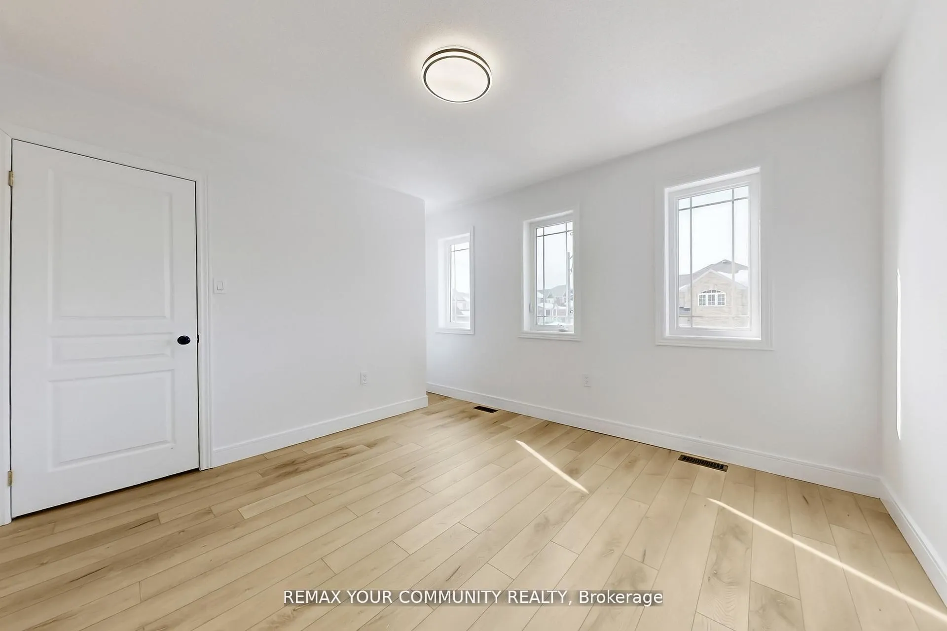 Photo 41 of Unit Upper Level & Main Level, 25 Bache Avenue, Georgina, Keswick South — HOMEH