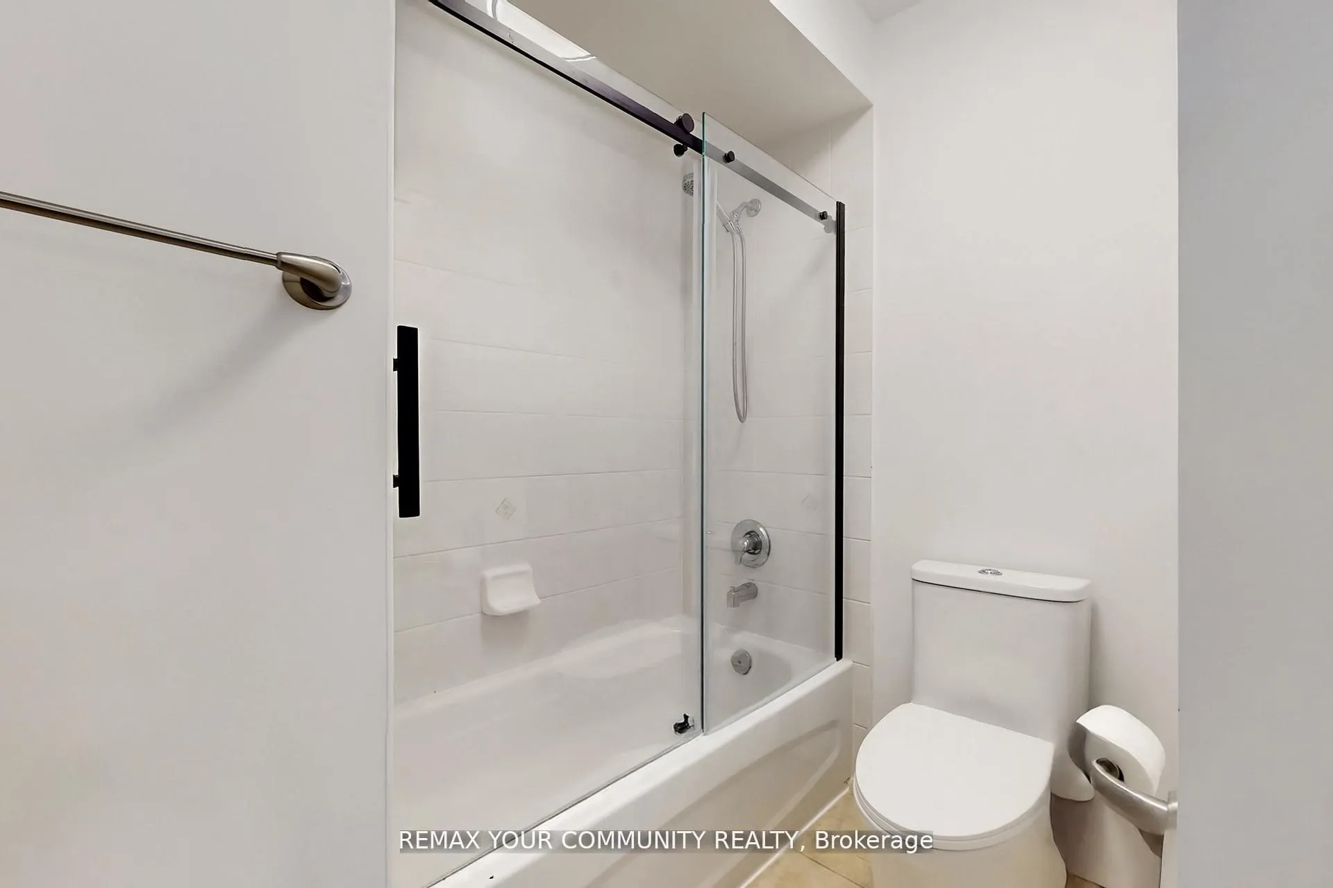 Photo 42 of Unit Upper Level & Main Level, 25 Bache Avenue, Georgina, Keswick South — HOMEH