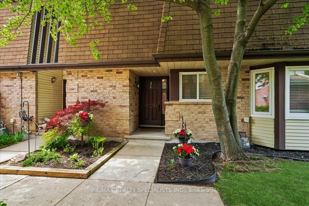 Photo 2 of Unit 3, 1507 Upper Middle Road, Burlington, Tyandaga — HOMEH