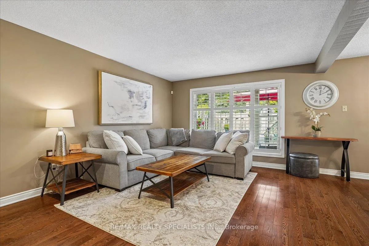 Photo 5 of Unit 3, 1507 Upper Middle Road, Burlington, Tyandaga — HOMEH