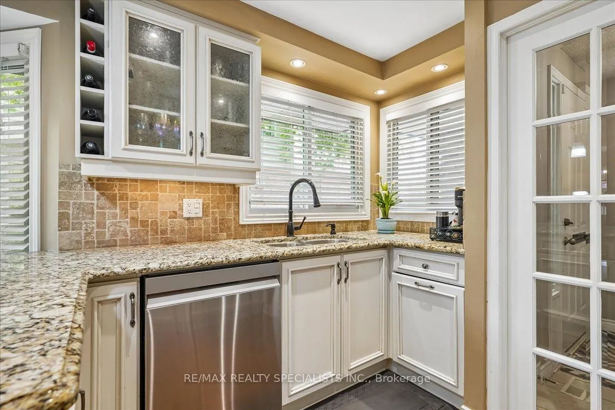 Photo 11 of Unit 3, 1507 Upper Middle Road, Burlington, Tyandaga — HOMEH