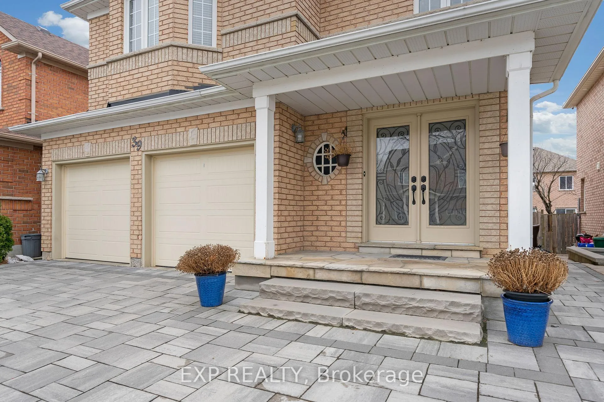 Photo 3 of 39 Monte Cristi Street, Vaughan, Vellore Village — HOMEH