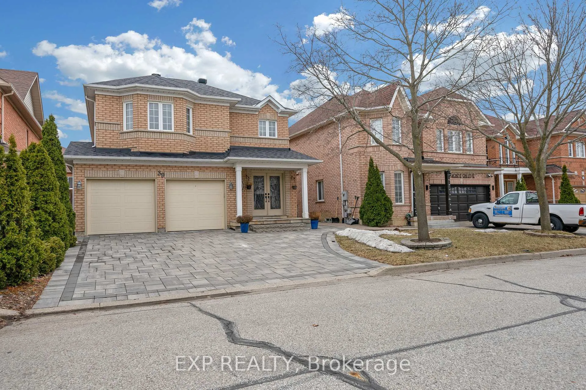 Photo 5 of 39 Monte Cristi Street, Vaughan, Vellore Village — HOMEH