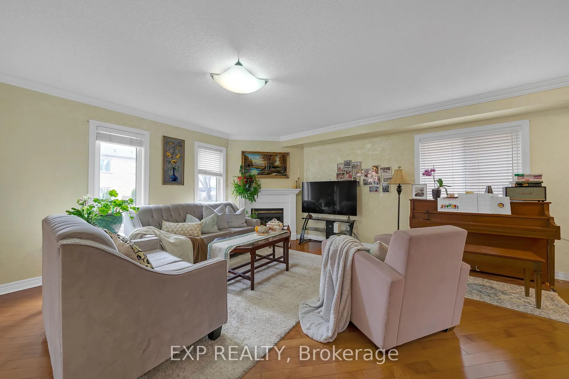 Photo 10 of 39 Monte Cristi Street, Vaughan, Vellore Village — HOMEH
