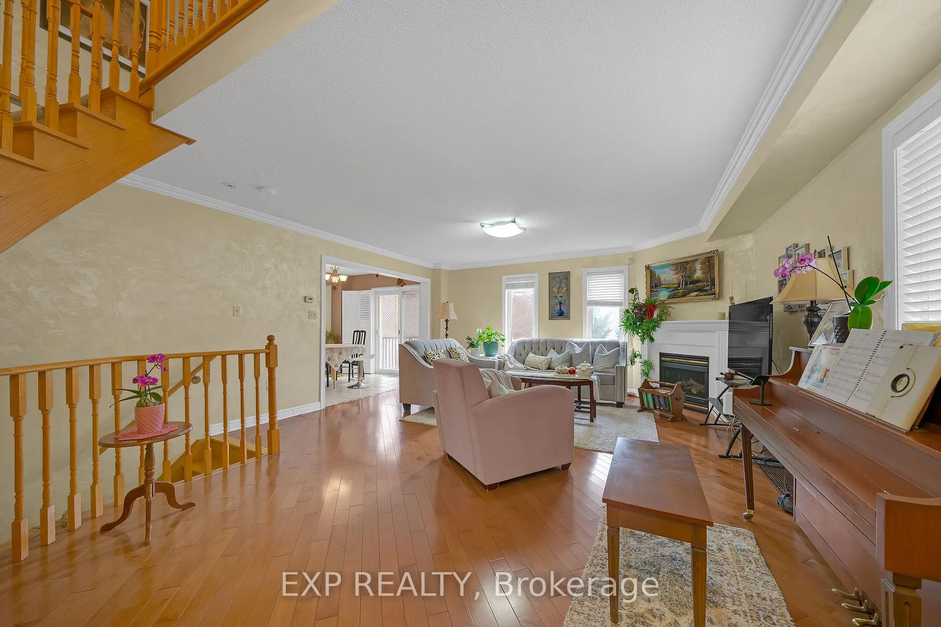 Photo 11 of 39 Monte Cristi Street, Vaughan, Vellore Village — HOMEH