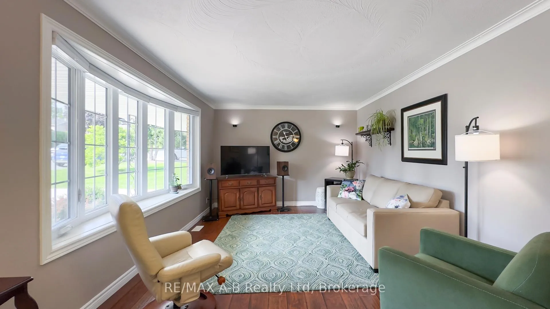Photo 7 of 43 Widder Street W, St. Marys — HOMEH