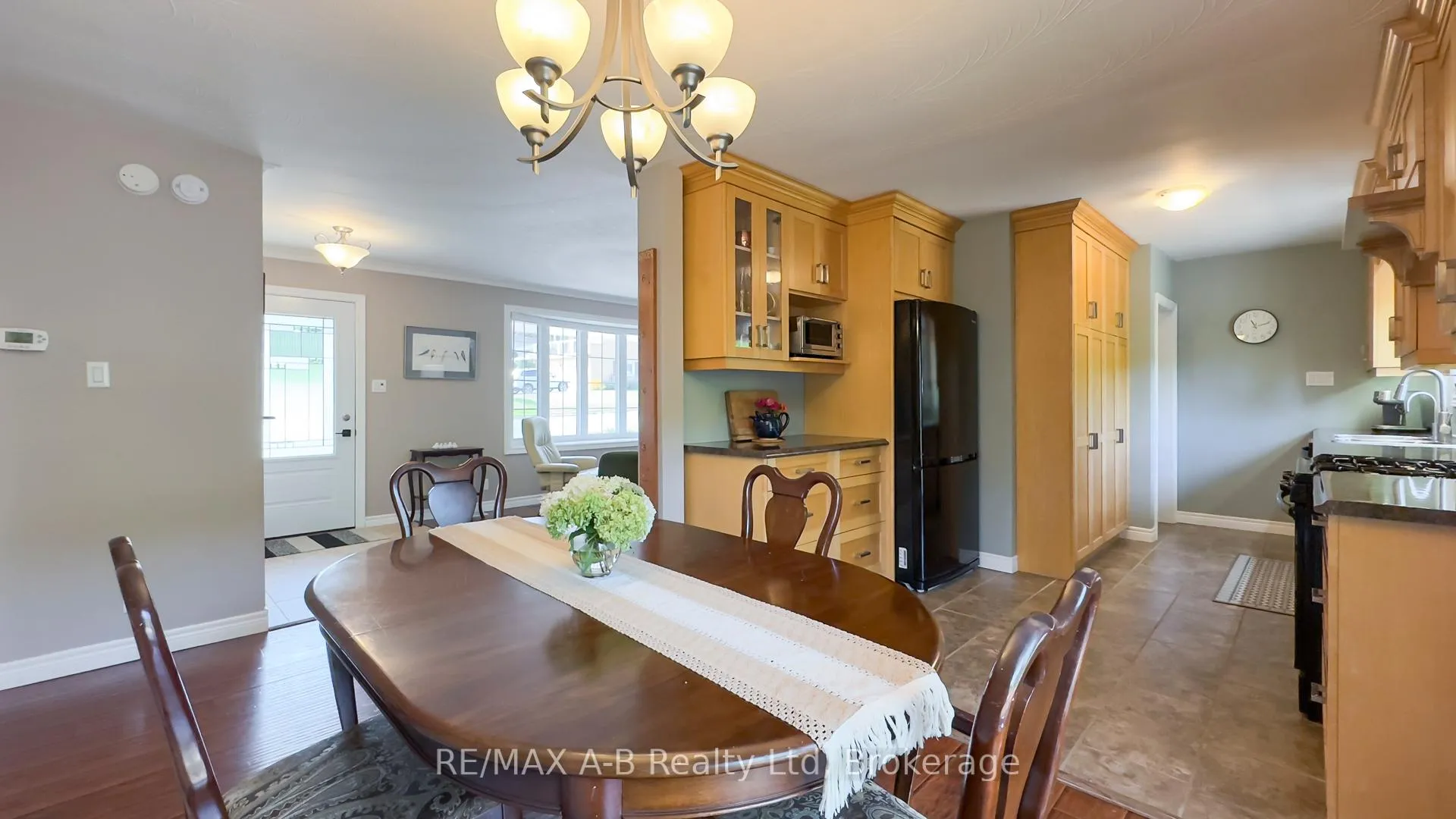 Photo 13 of 43 Widder Street W, St. Marys — HOMEH