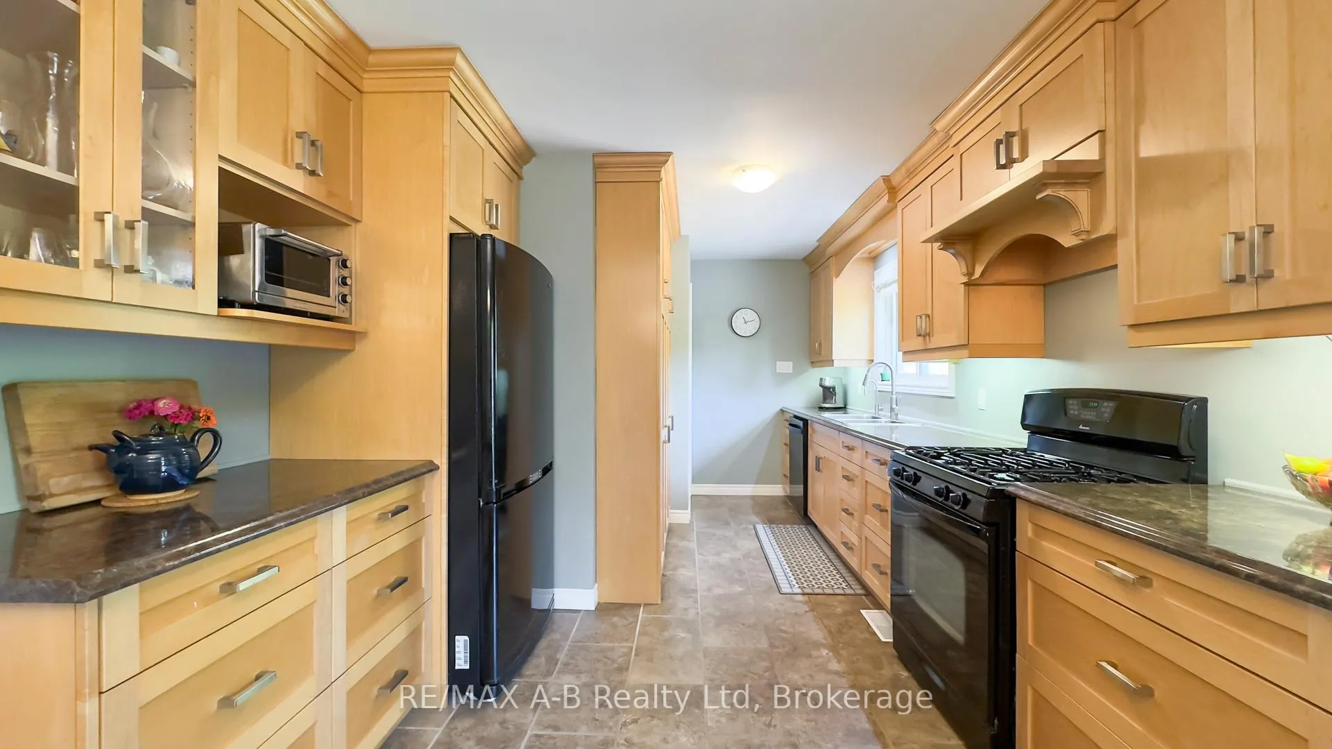 Photo 14 of 43 Widder Street W, St. Marys — HOMEH