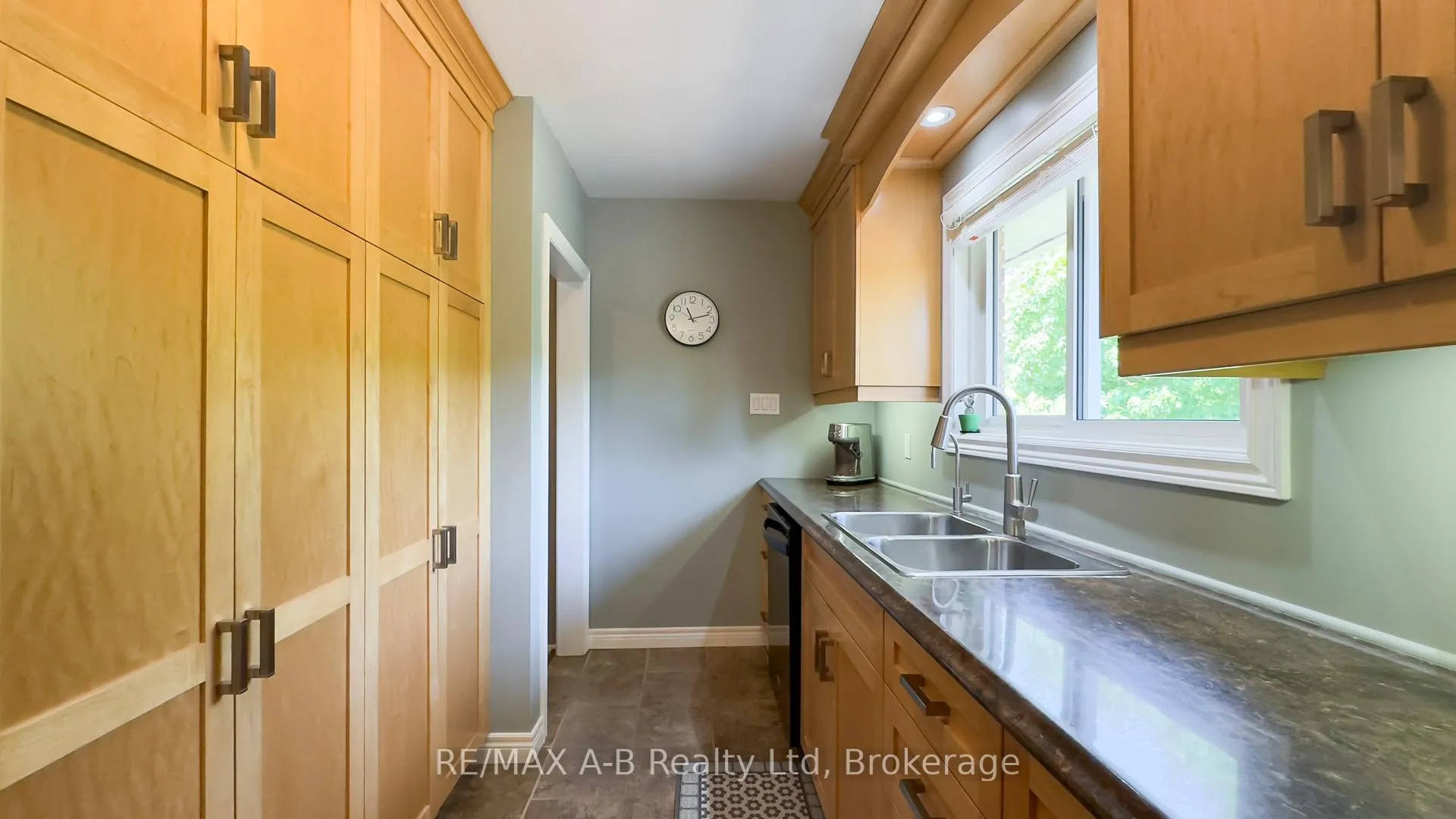 Photo 16 of 43 Widder Street W, St. Marys — HOMEH