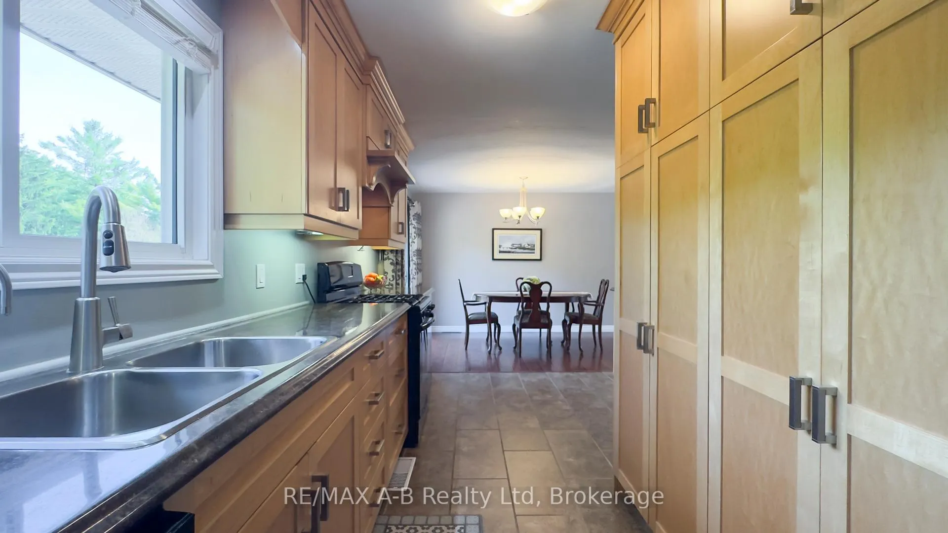 Photo 17 of 43 Widder Street W, St. Marys — HOMEH