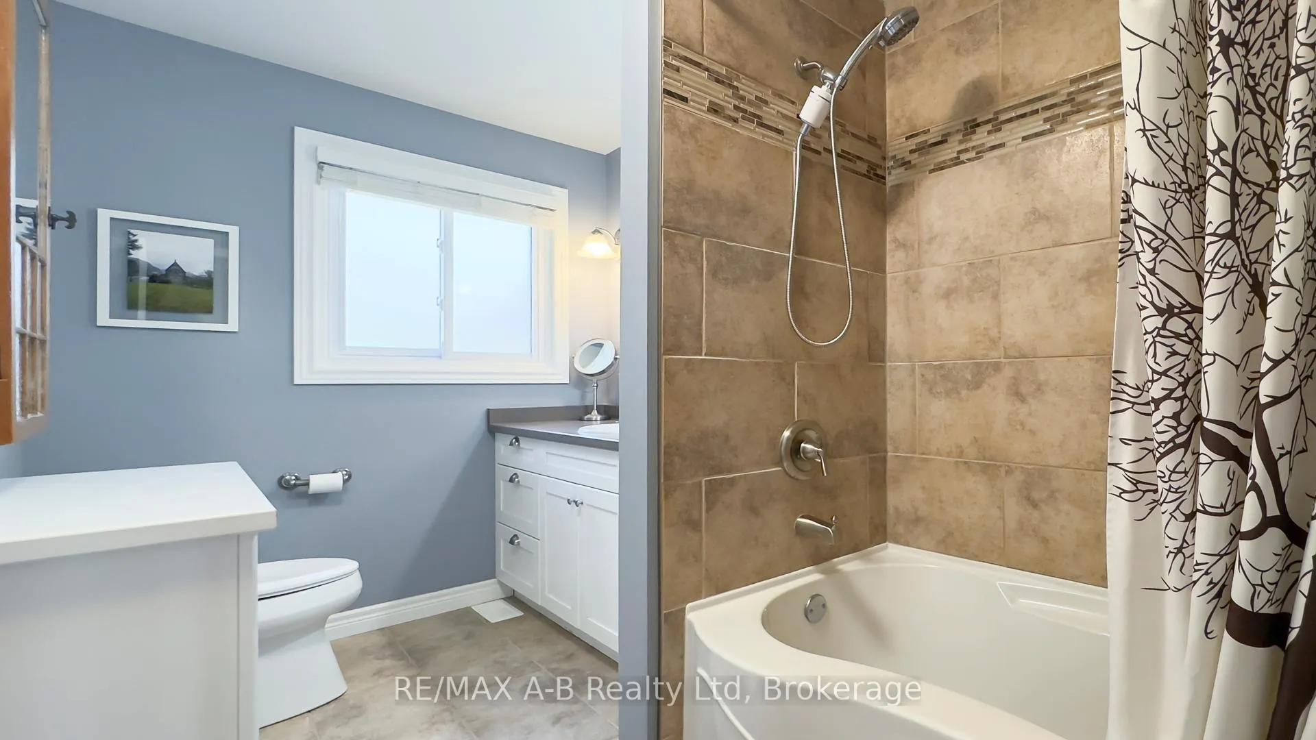 Photo 18 of 43 Widder Street W, St. Marys — HOMEH