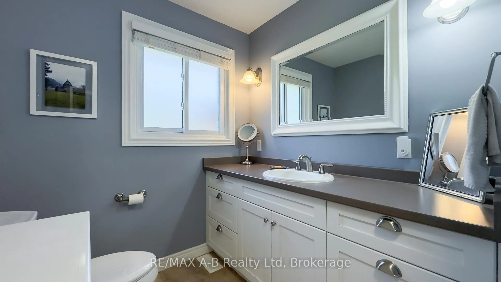 Photo 22 of 43 Widder Street W, St. Marys — HOMEH