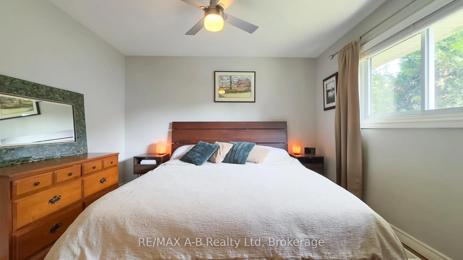 Photo 24 of 43 Widder Street W, St. Marys — HOMEH