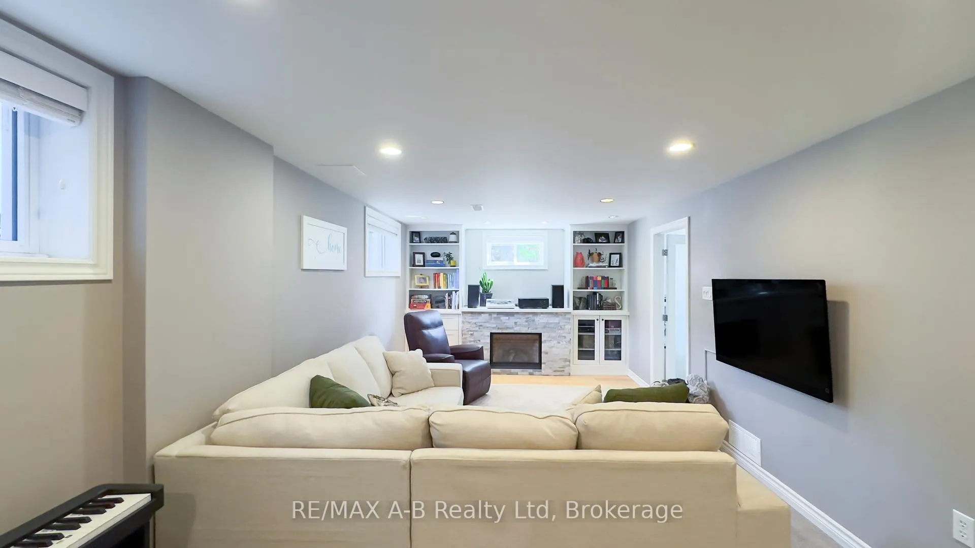 Photo 29 of 43 Widder Street W, St. Marys — HOMEH