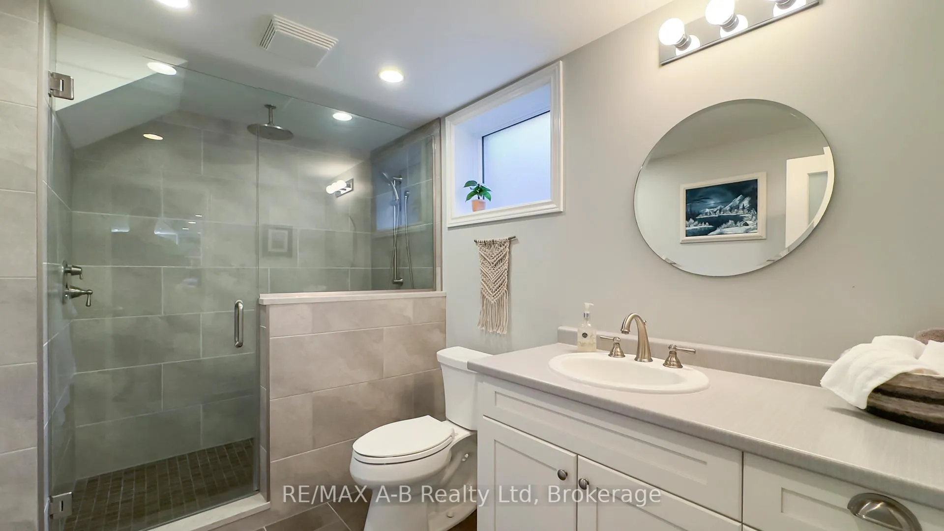 Photo 32 of 43 Widder Street W, St. Marys — HOMEH