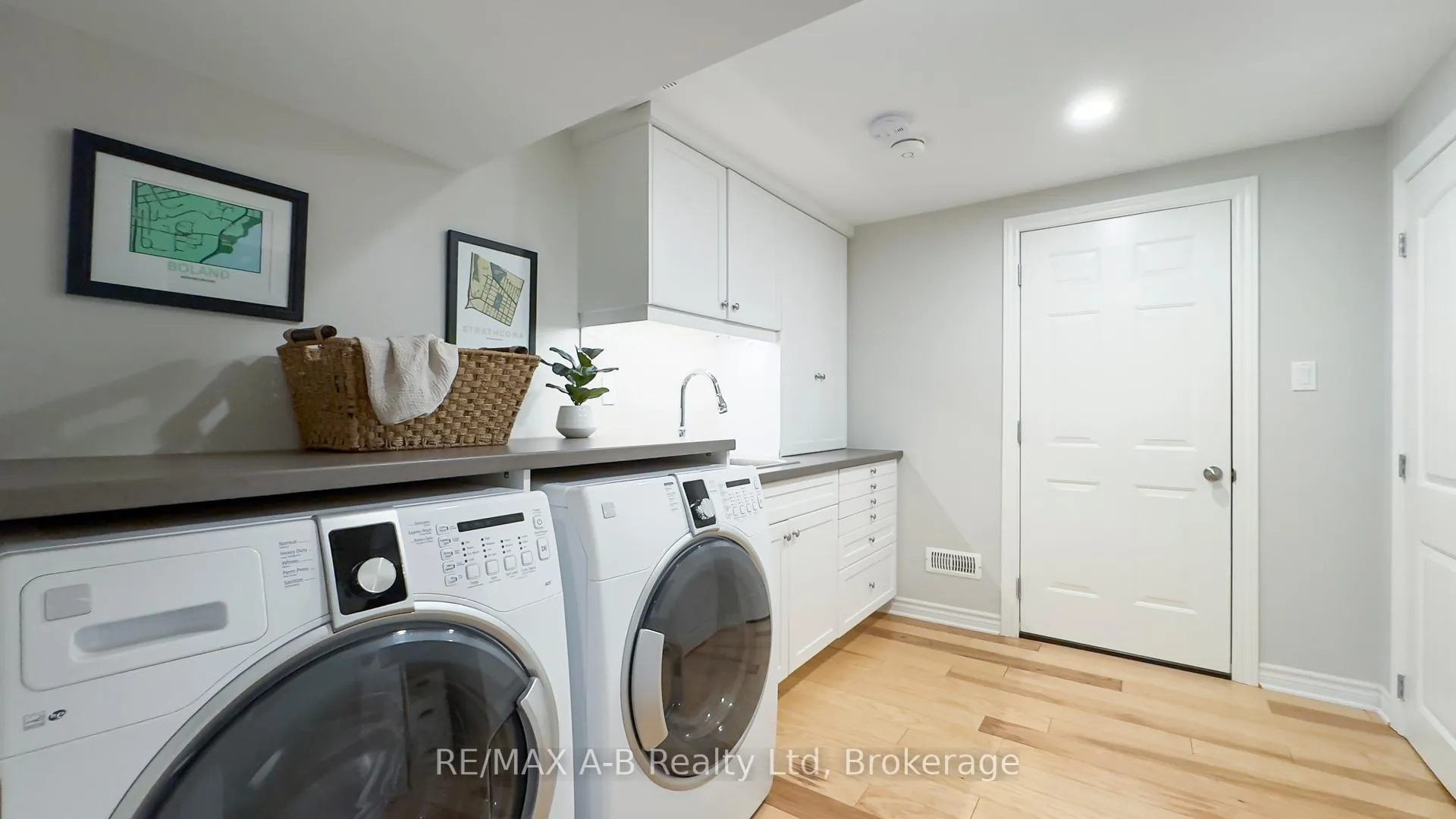 Photo 33 of 43 Widder Street W, St. Marys — HOMEH