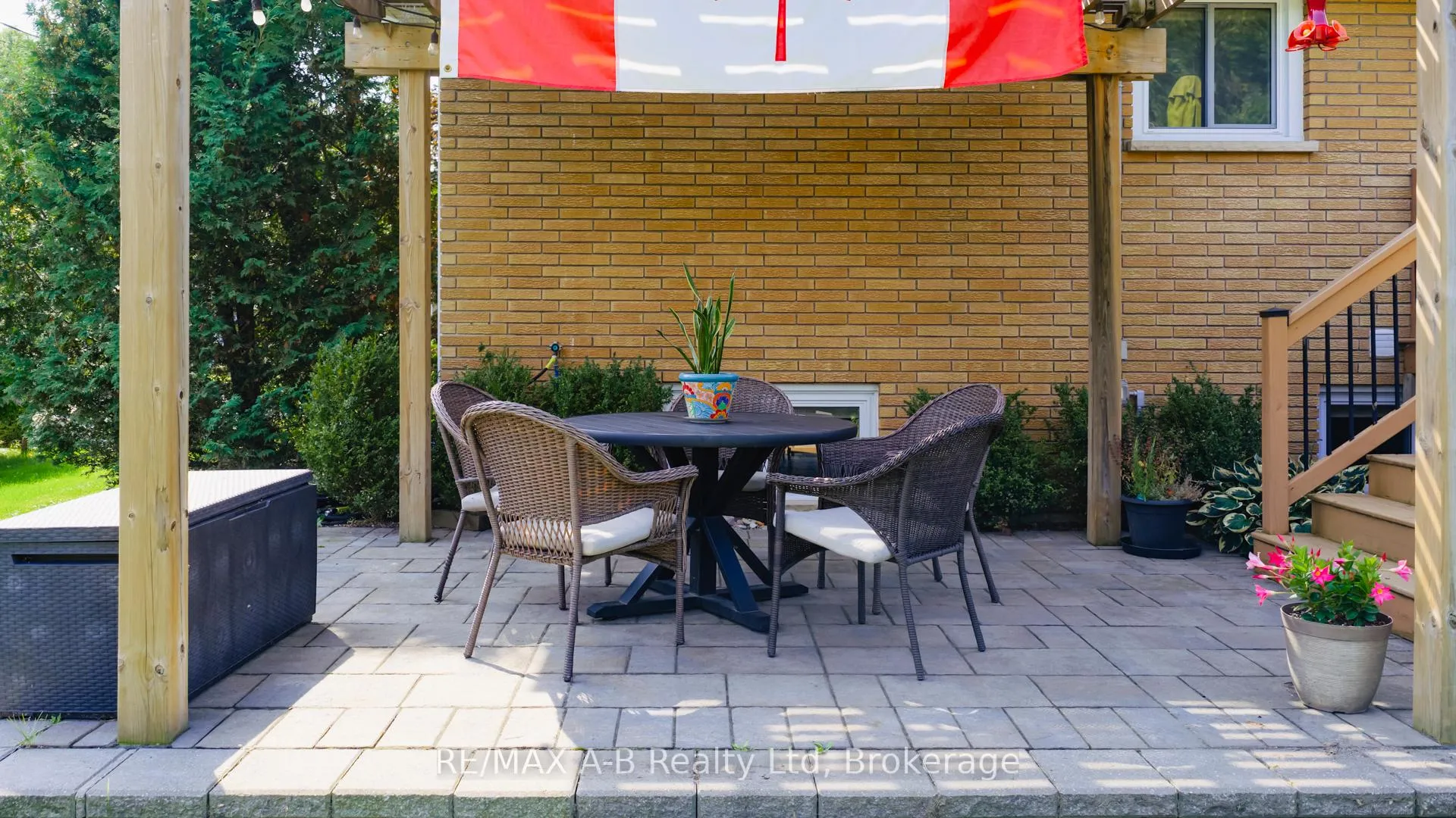 Photo 52 of 43 Widder Street W, St. Marys — HOMEH