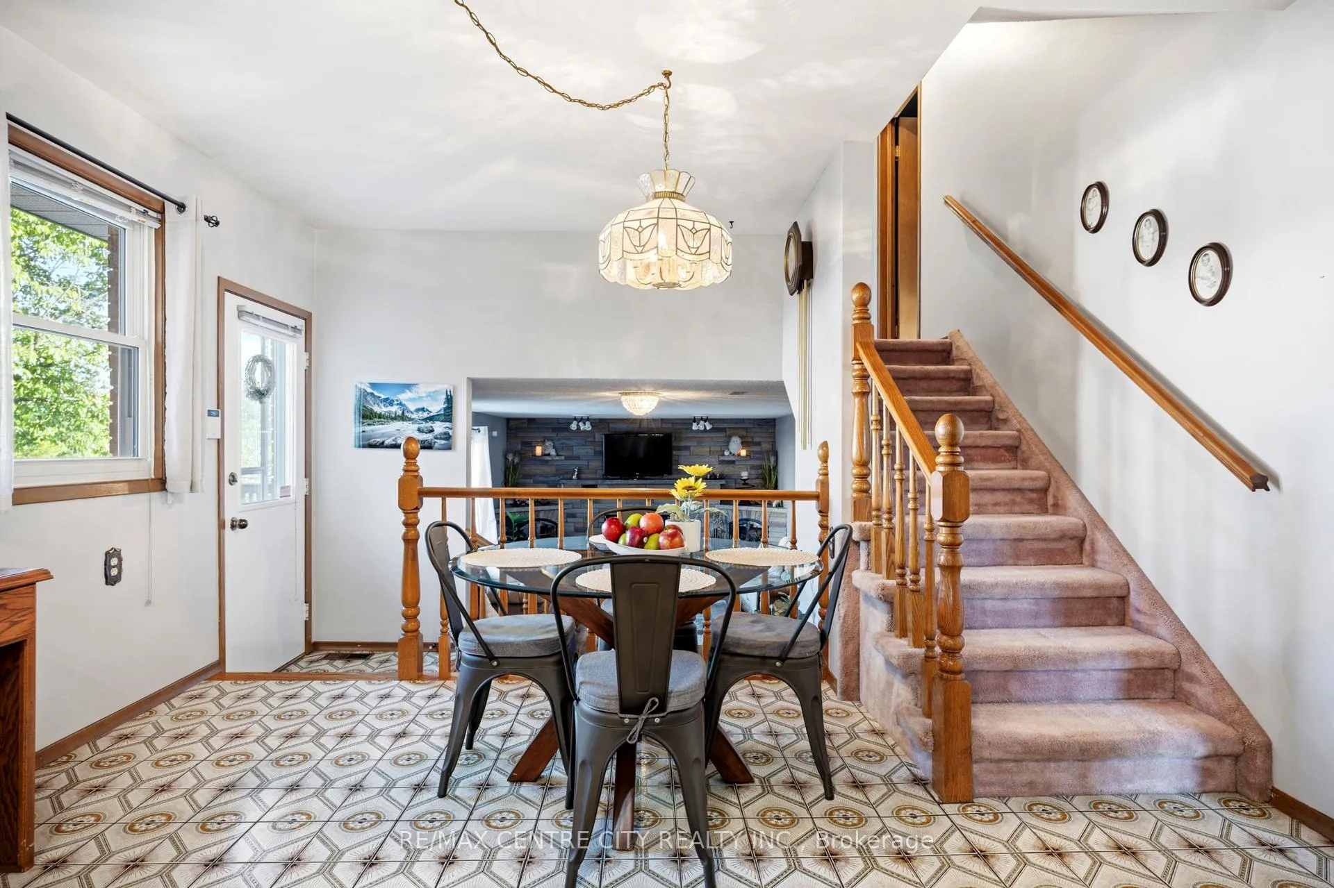 Photo 10 of 32 Brock Street, St. Thomas — HOMEH
