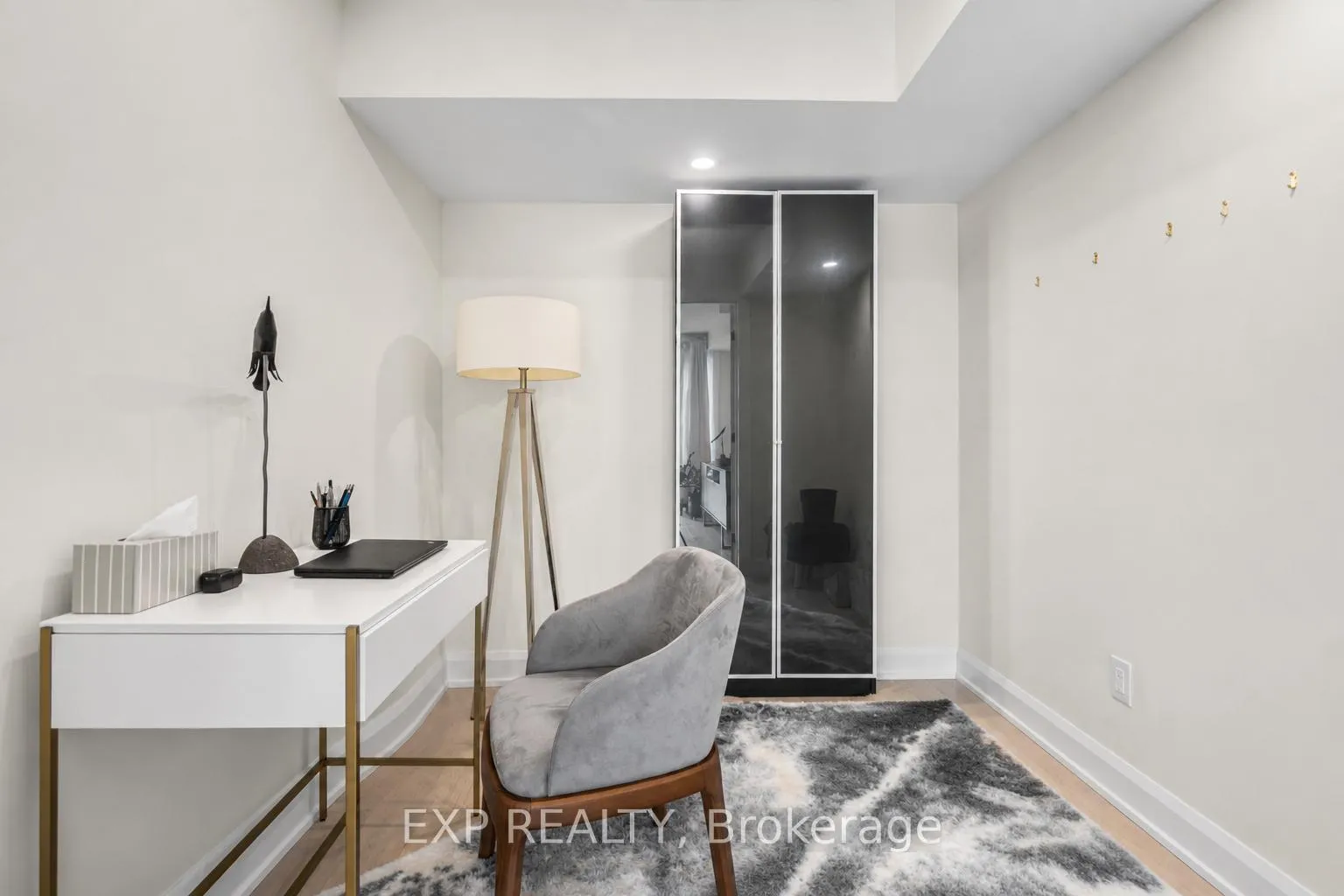 Photo 6 of Unit A, 527 Broadhead Avenue, Ottawa, Westboro/Hampton Park — HOMEH