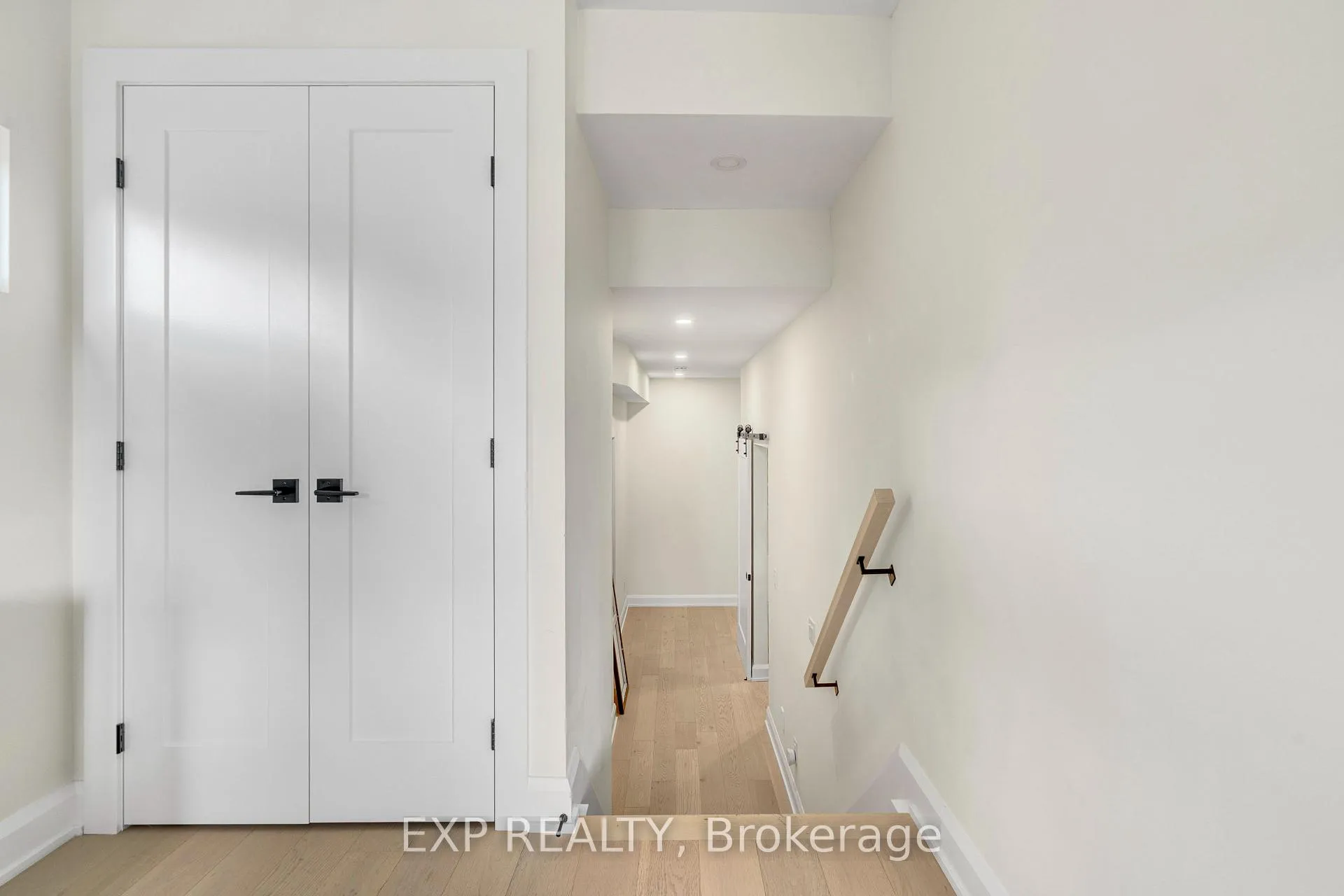 Photo 7 of Unit A, 527 Broadhead Avenue, Ottawa, Westboro/Hampton Park — HOMEH