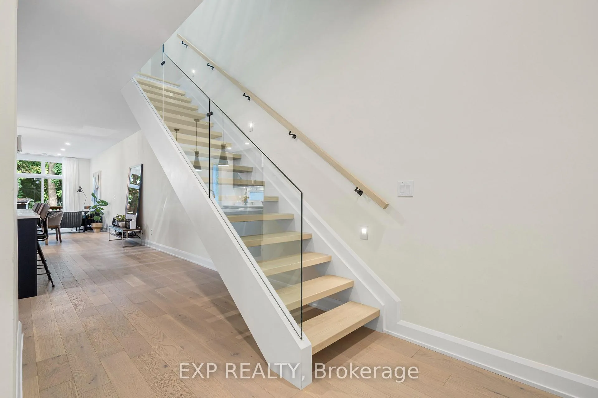 Photo 19 of Unit A, 527 Broadhead Avenue, Ottawa, Westboro/Hampton Park — HOMEH