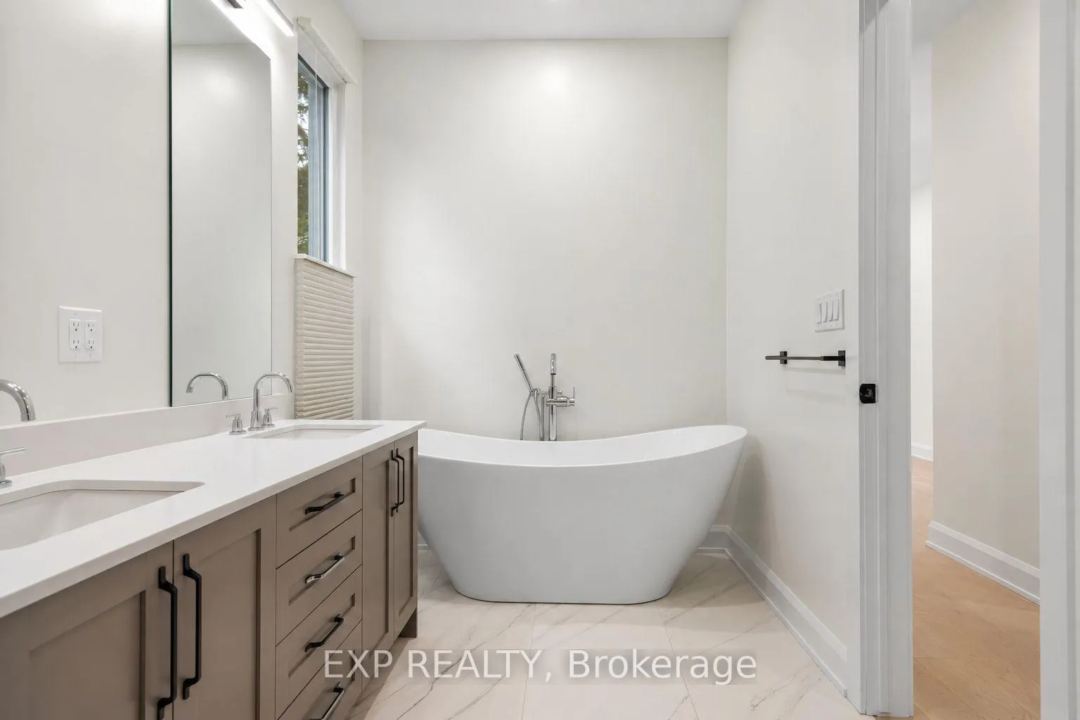 Photo 23 of Unit A, 527 Broadhead Avenue, Ottawa, Westboro/Hampton Park — HOMEH