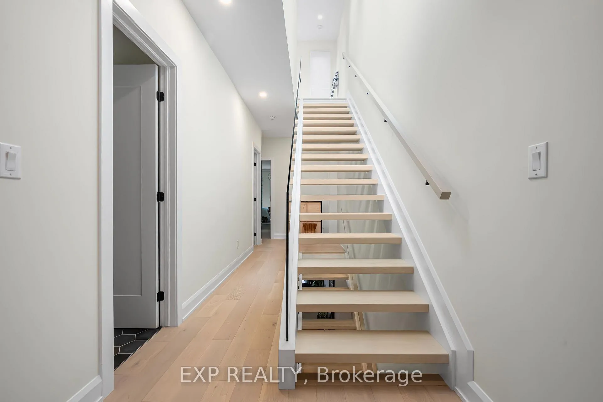 Photo 31 of Unit A, 527 Broadhead Avenue, Ottawa, Westboro/Hampton Park — HOMEH