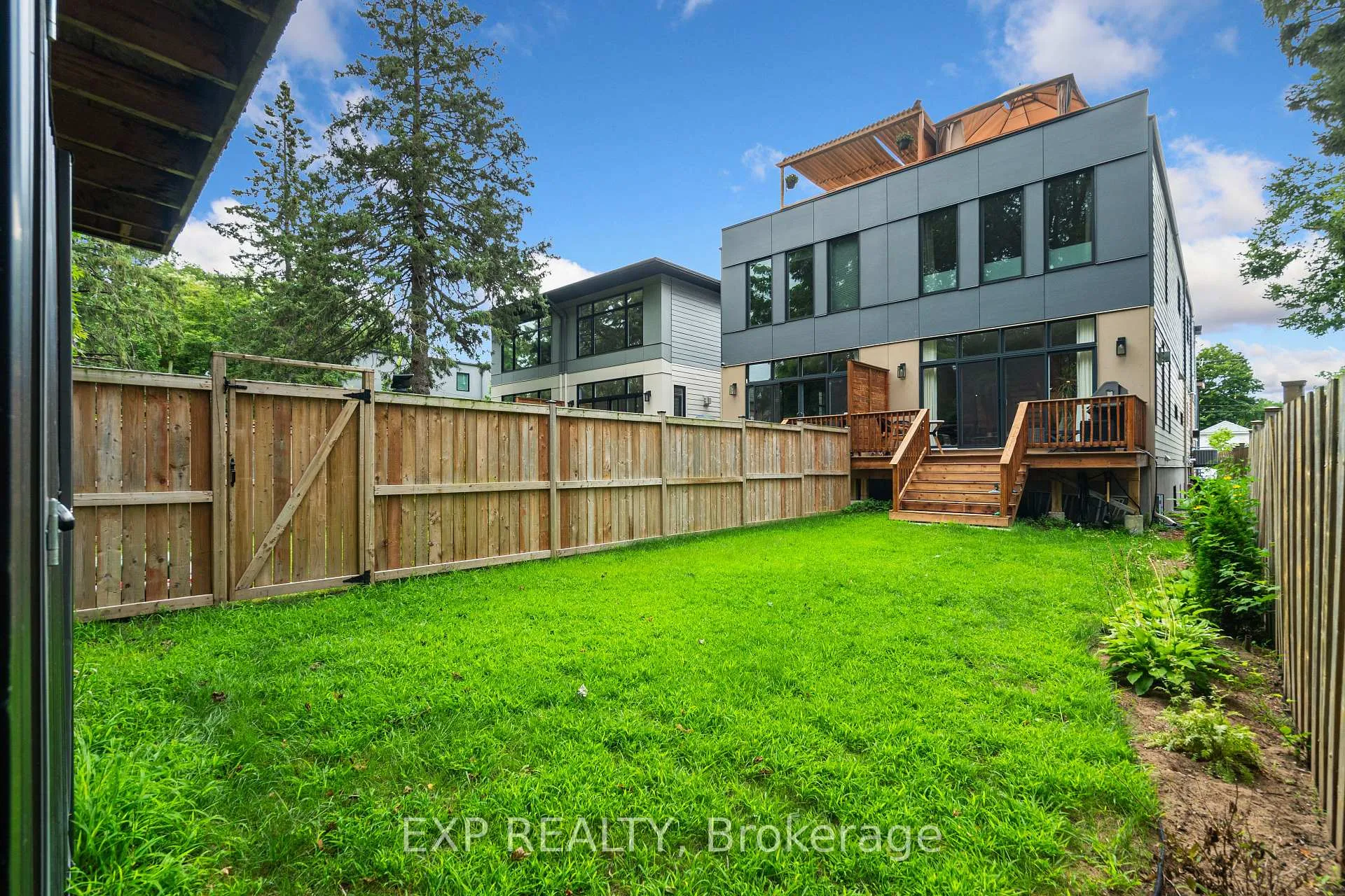 Photo 37 of Unit A, 527 Broadhead Avenue, Ottawa, Westboro/Hampton Park — HOMEH