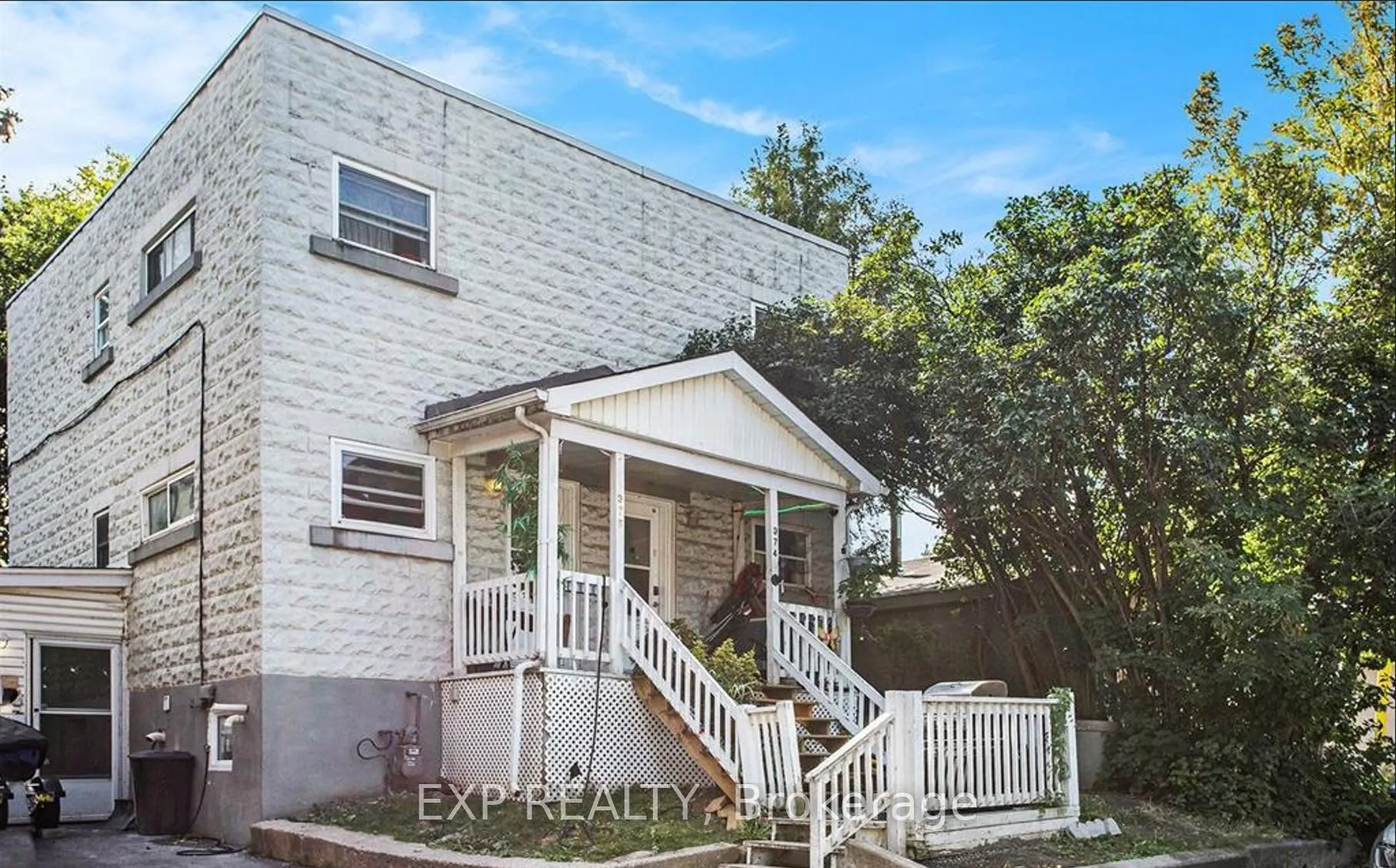 Front of Unit 378, 378 Montfort Street