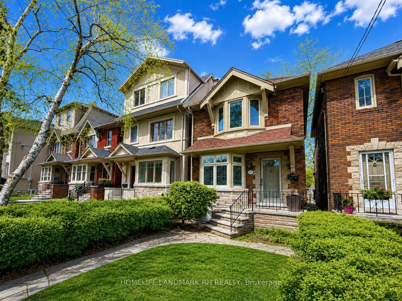 Front of 256 Bedford Park Avenue