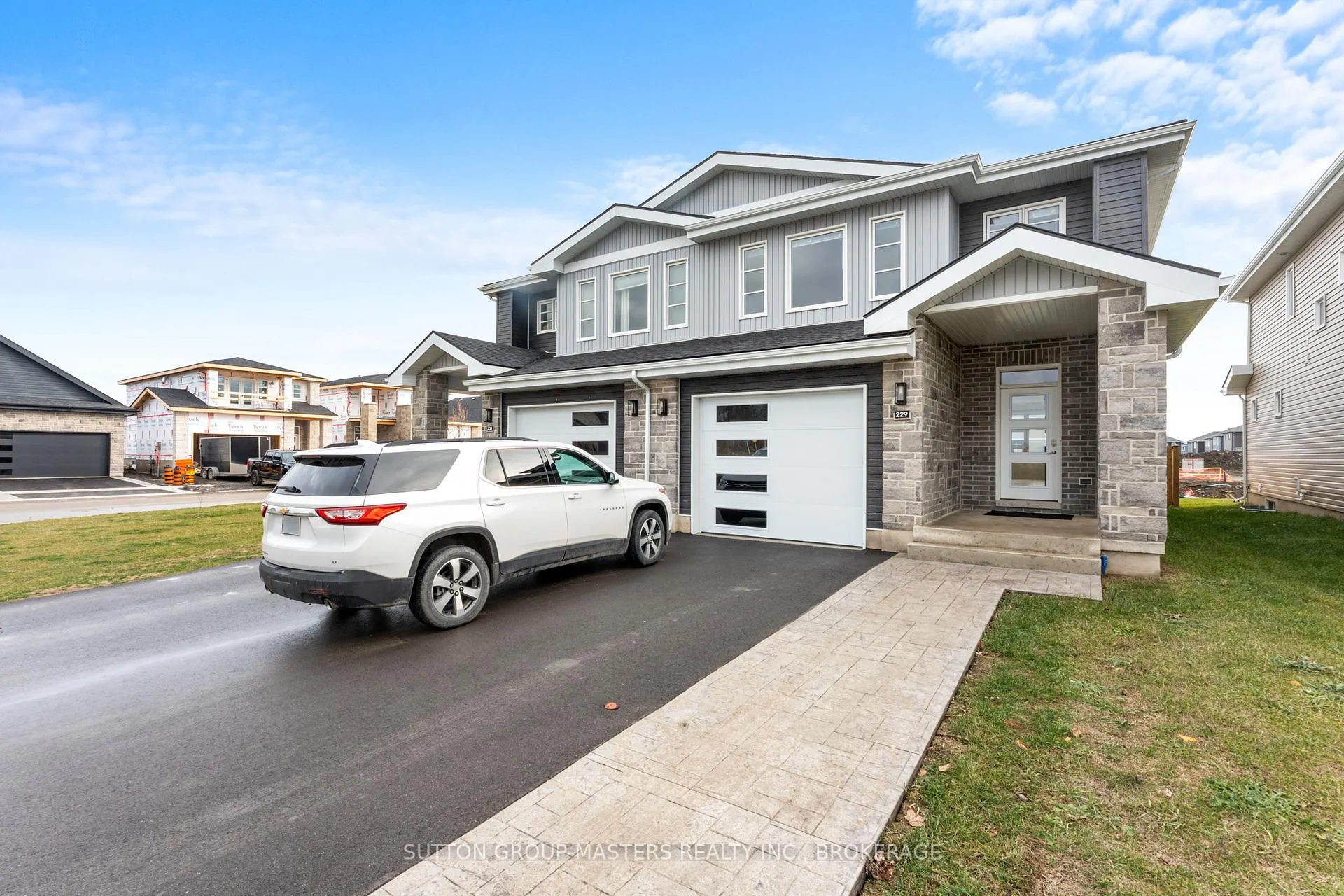 Photo 2 of 229 Superior Drive, Loyalist, Amherstview — HOMEH