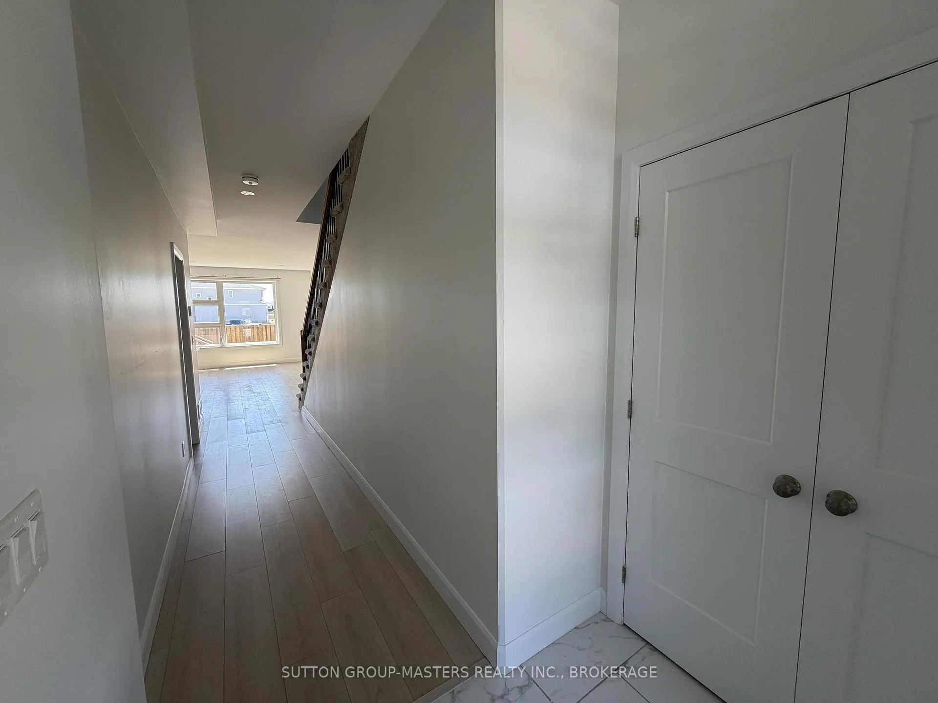 Photo 4 of 229 Superior Drive, Loyalist, Amherstview — HOMEH