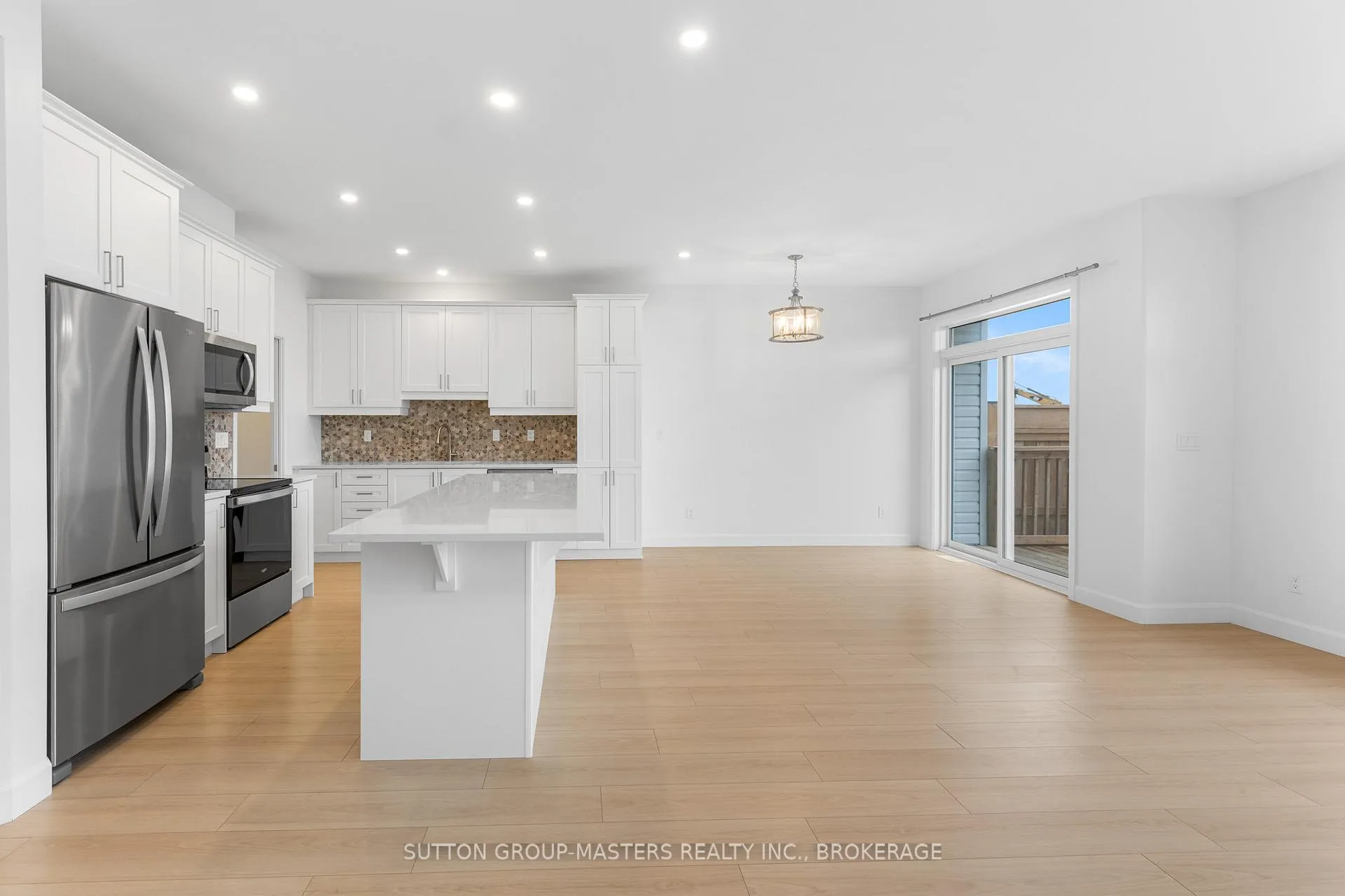 Photo 6 of 229 Superior Drive, Loyalist, Amherstview — HOMEH