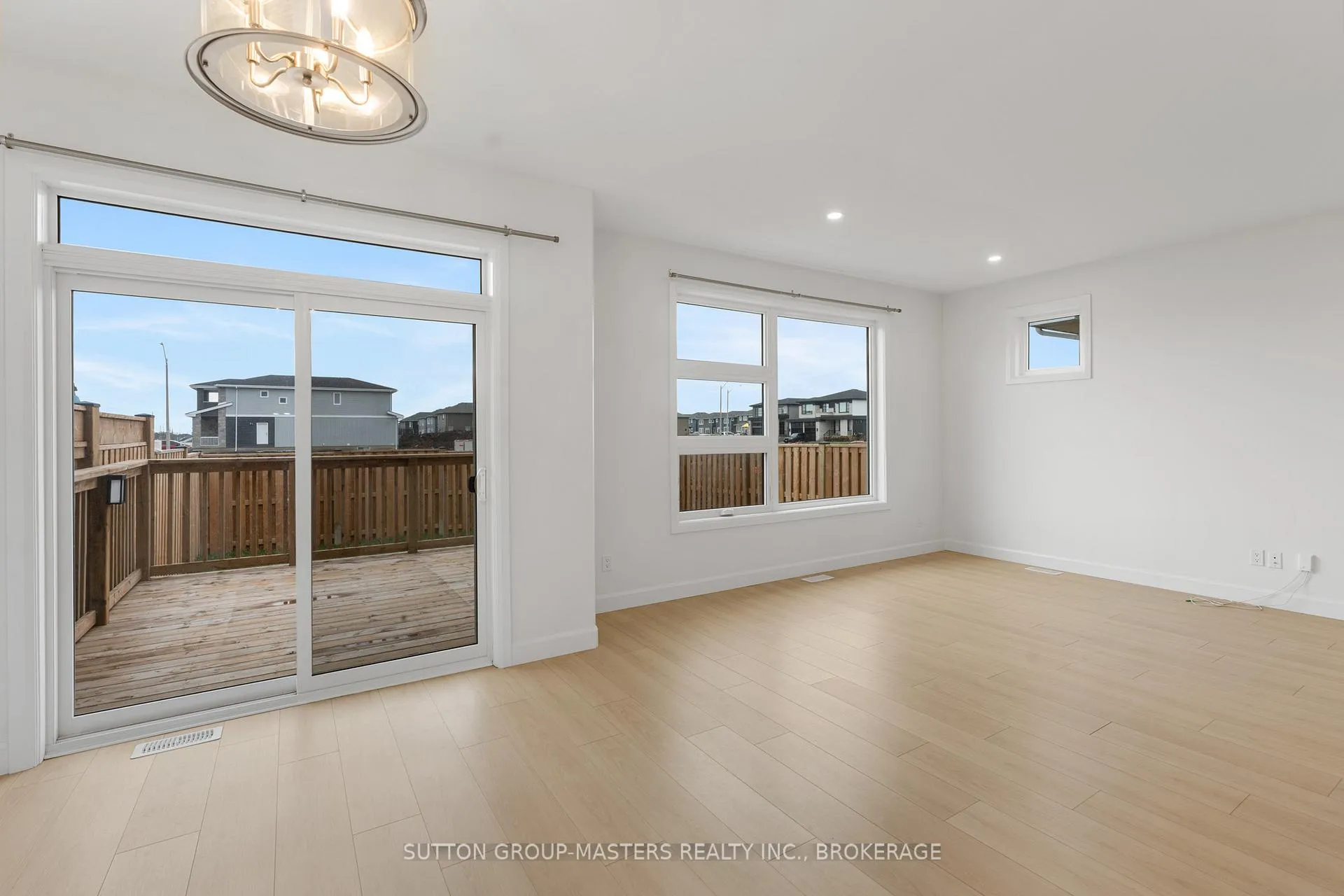 Photo 11 of 229 Superior Drive, Loyalist, Amherstview — HOMEH