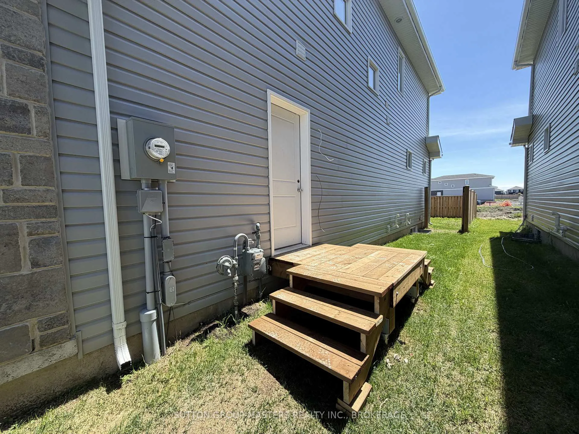 Photo 38 of 229 Superior Drive, Loyalist, Amherstview — HOMEH