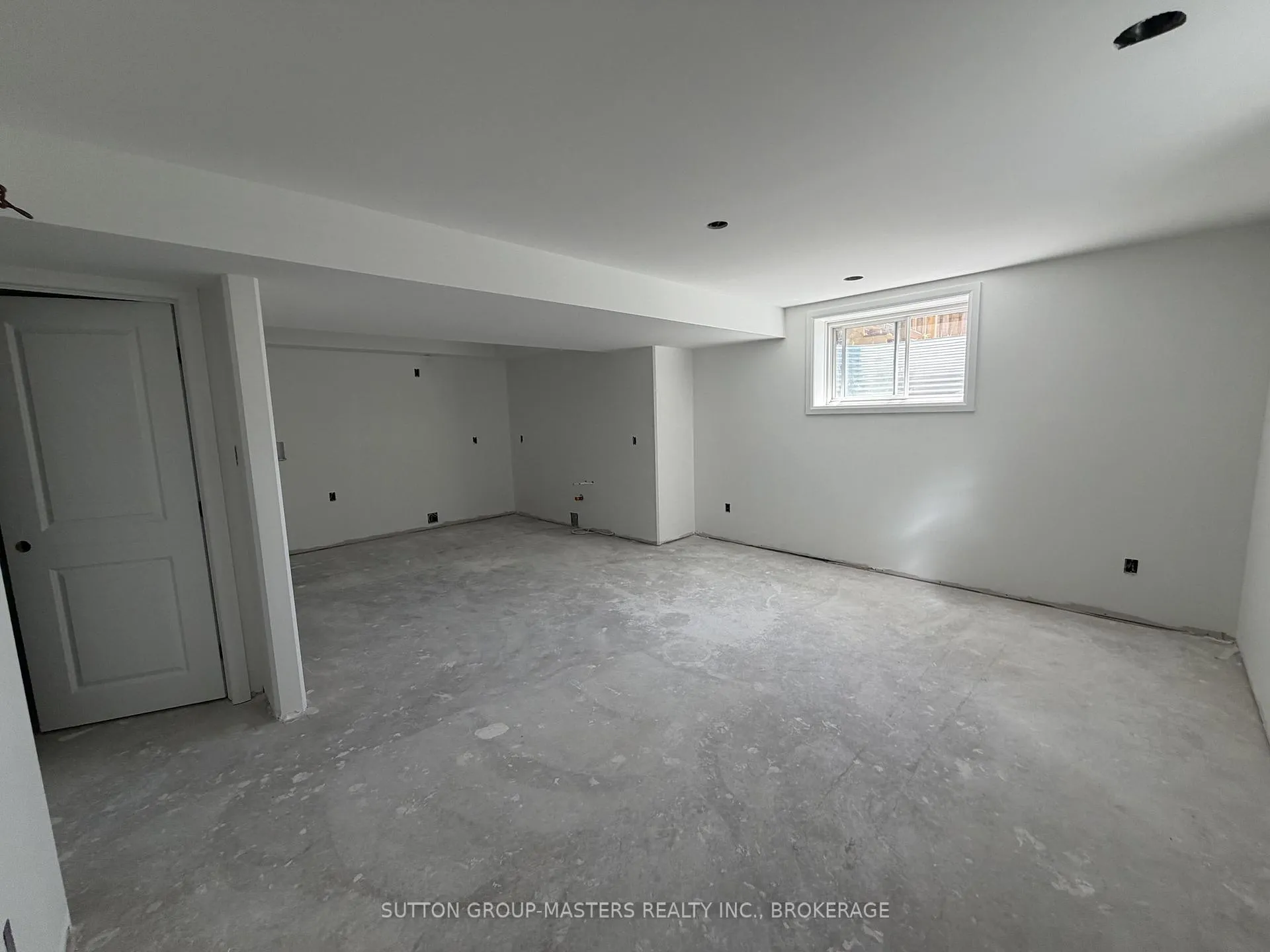 Photo 40 of 229 Superior Drive, Loyalist, Amherstview — HOMEH