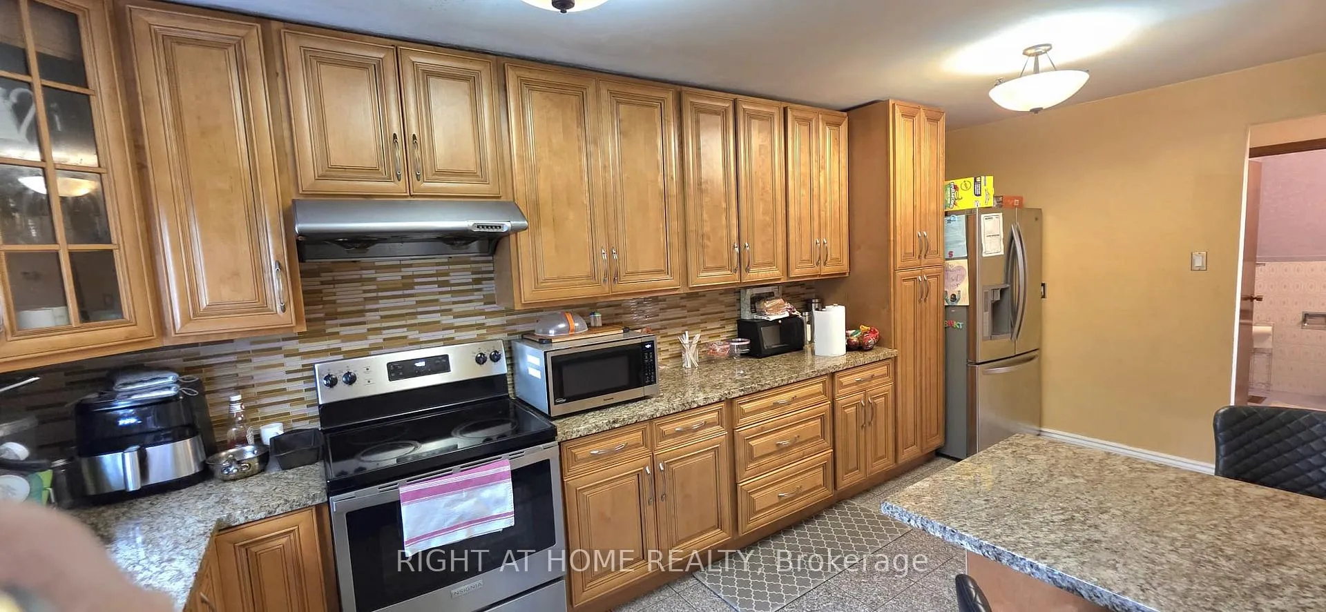 Photo 7 of 459 Archdekin Drive, Brampton, Madoc — HOMEH
