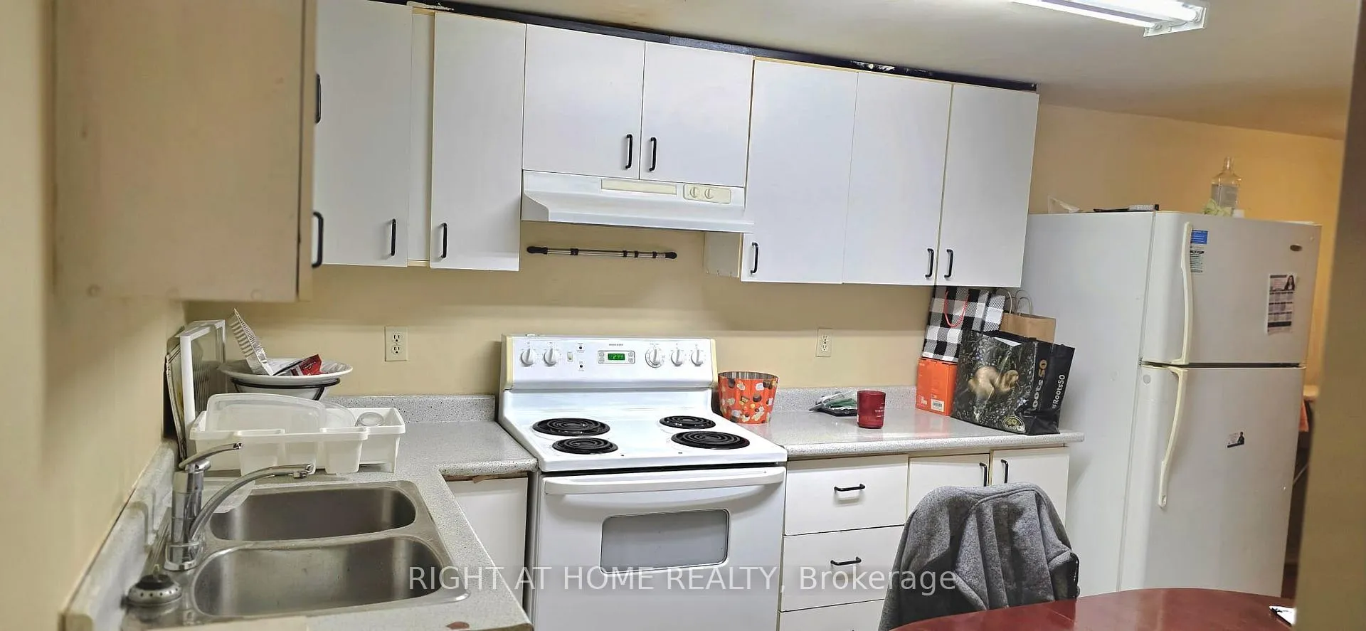 Photo 19 of 459 Archdekin Drive, Brampton, Madoc — HOMEH