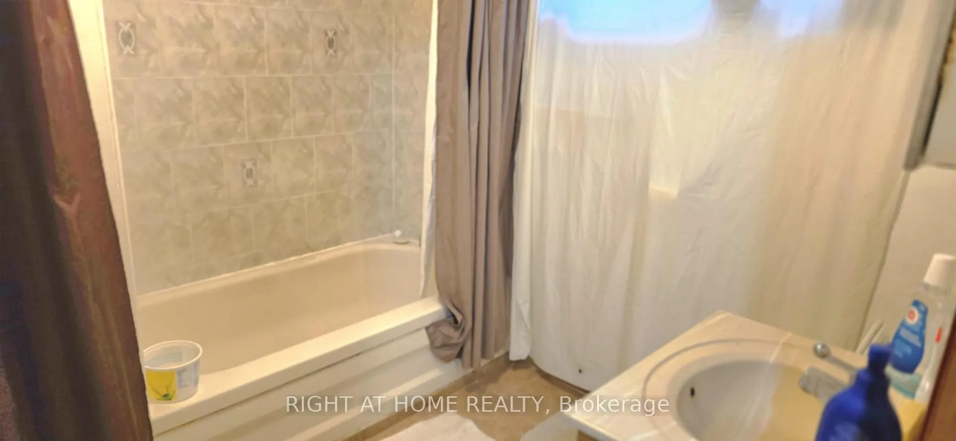 Photo 21 of 459 Archdekin Drive, Brampton, Madoc — HOMEH