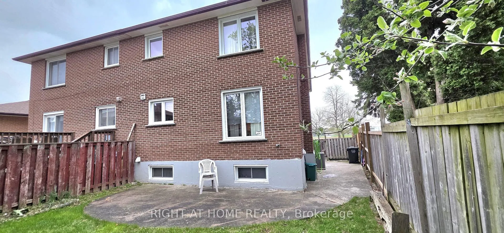 Photo 26 of 459 Archdekin Drive, Brampton, Madoc — HOMEH