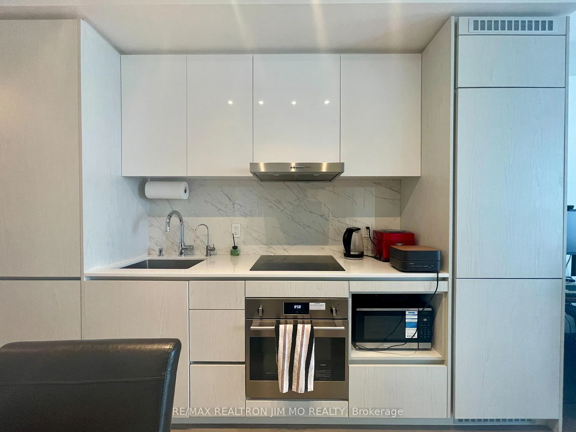 Photo 9 of Unit 4016, 28 Interchange Way, Vaughan, Vaughan Corporate Centre — HOMEH