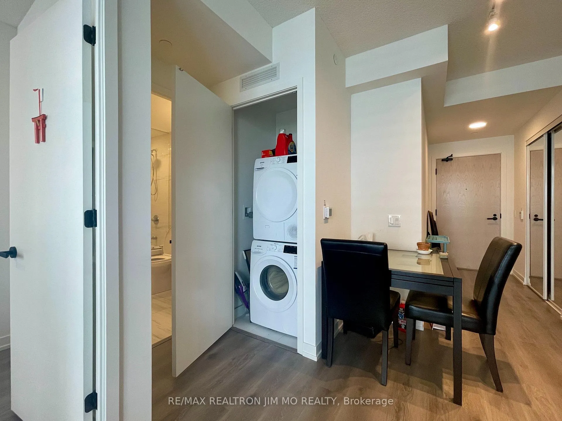 Photo 12 of Unit 4016, 28 Interchange Way, Vaughan, Vaughan Corporate Centre — HOMEH