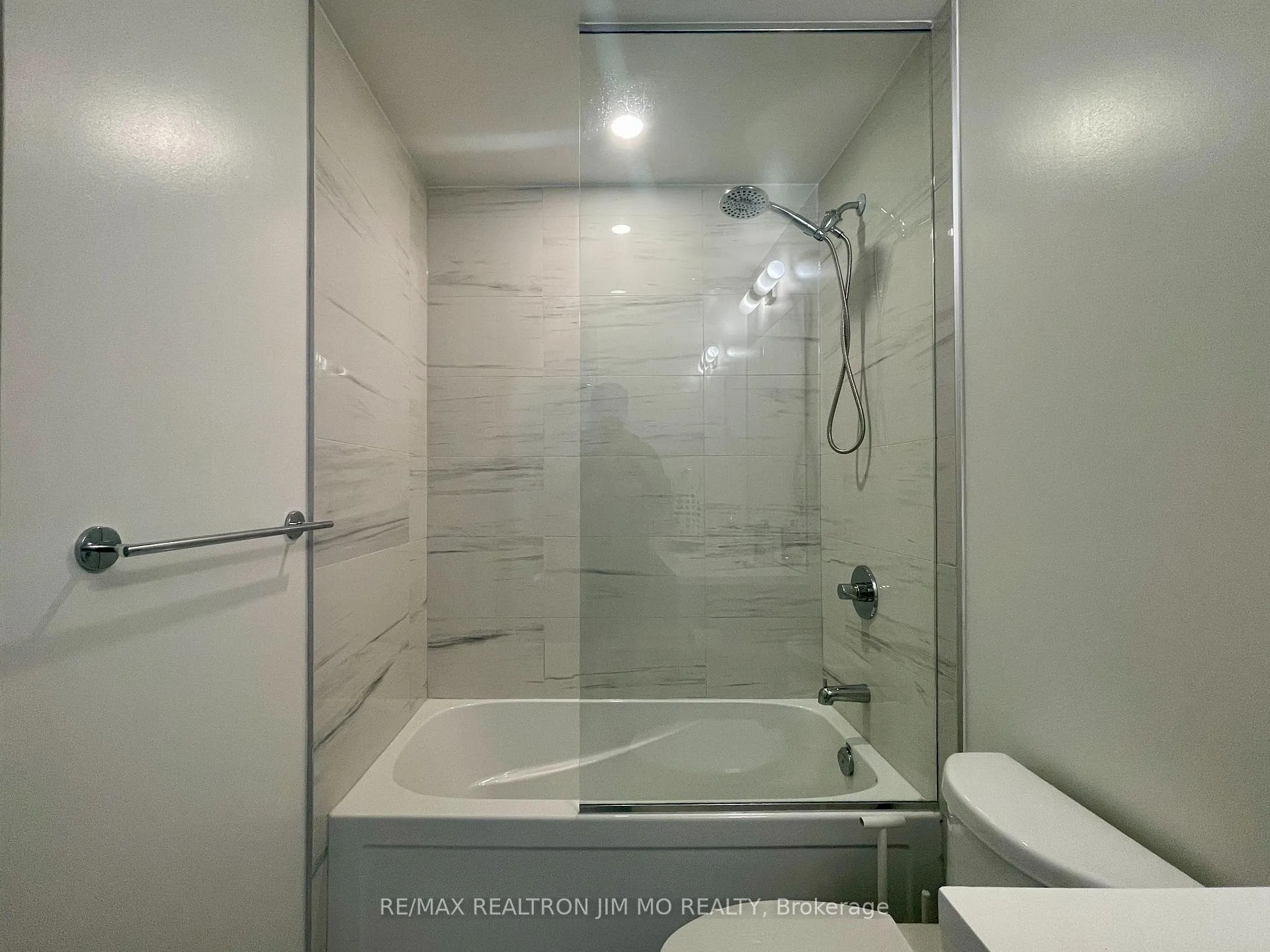 Photo 14 of Unit 4016, 28 Interchange Way, Vaughan, Vaughan Corporate Centre — HOMEH