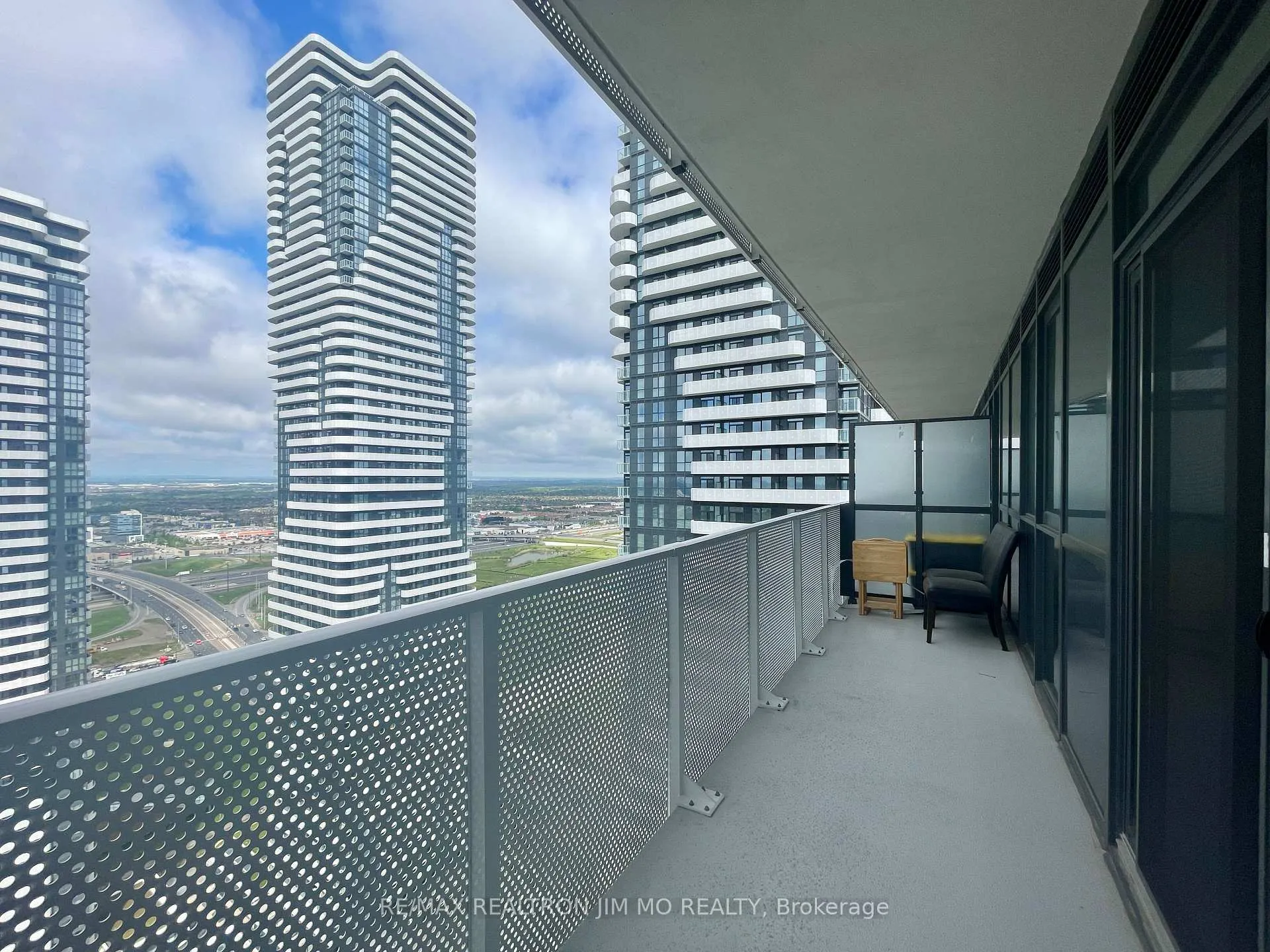 Photo 15 of Unit 4016, 28 Interchange Way, Vaughan, Vaughan Corporate Centre — HOMEH