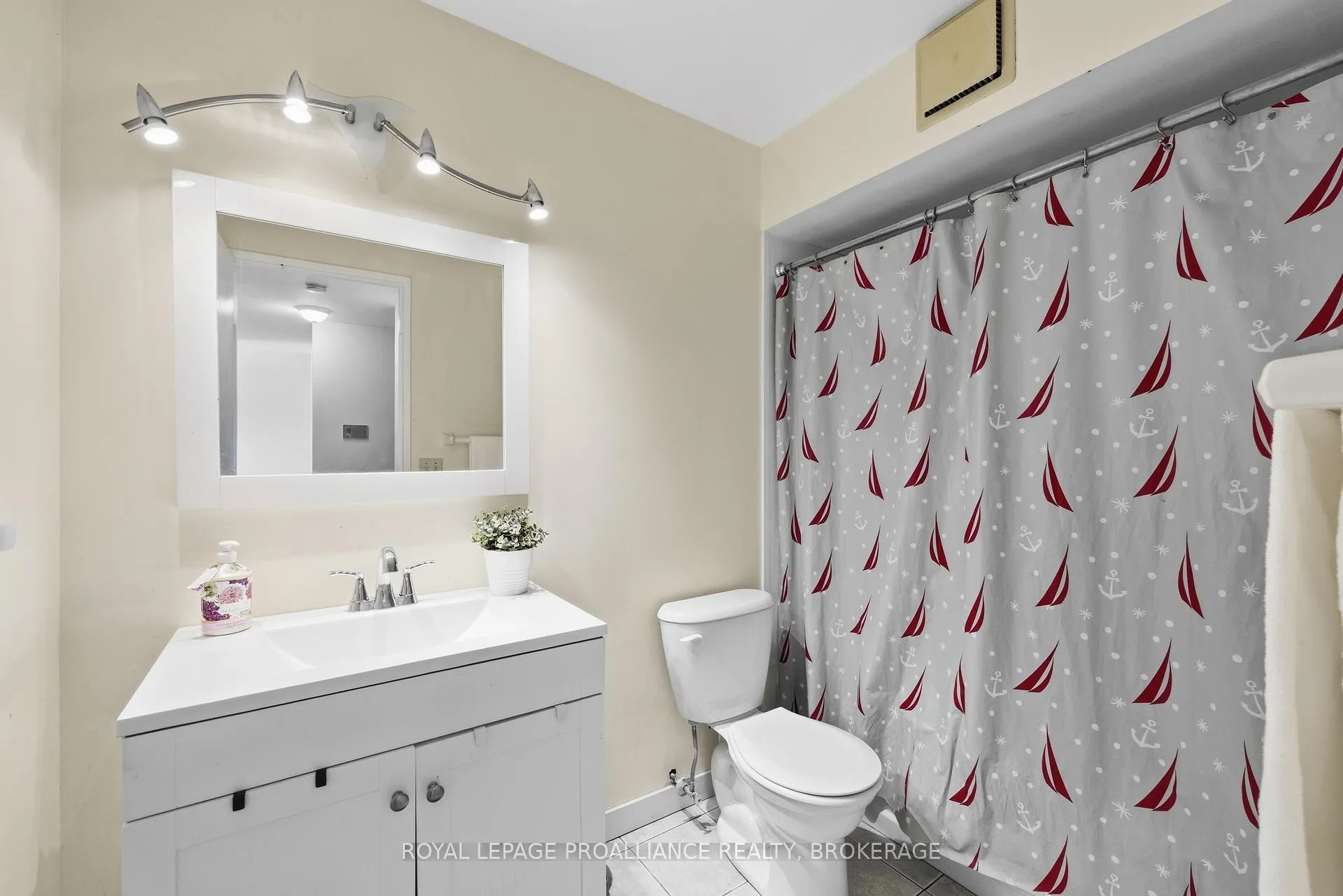 Photo 16 of Unit 207, 334 Queen Mary Road, Kingston, West of Sir John A. Blvd — HOMEH