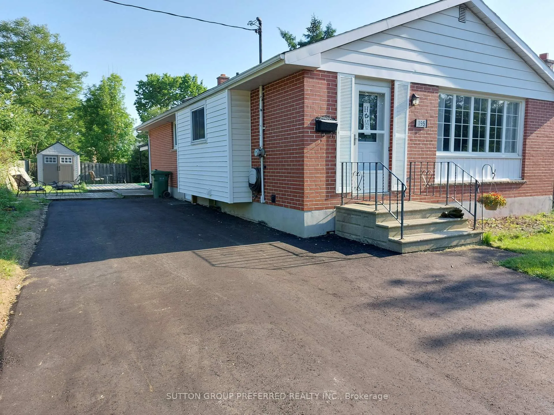Photo 2 of 195 Myrtle Street, St. Thomas — HOMEH