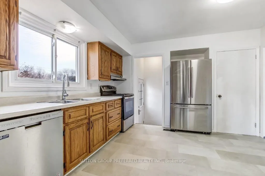 Photo 4 of 195 Myrtle Street, St. Thomas — HOMEH